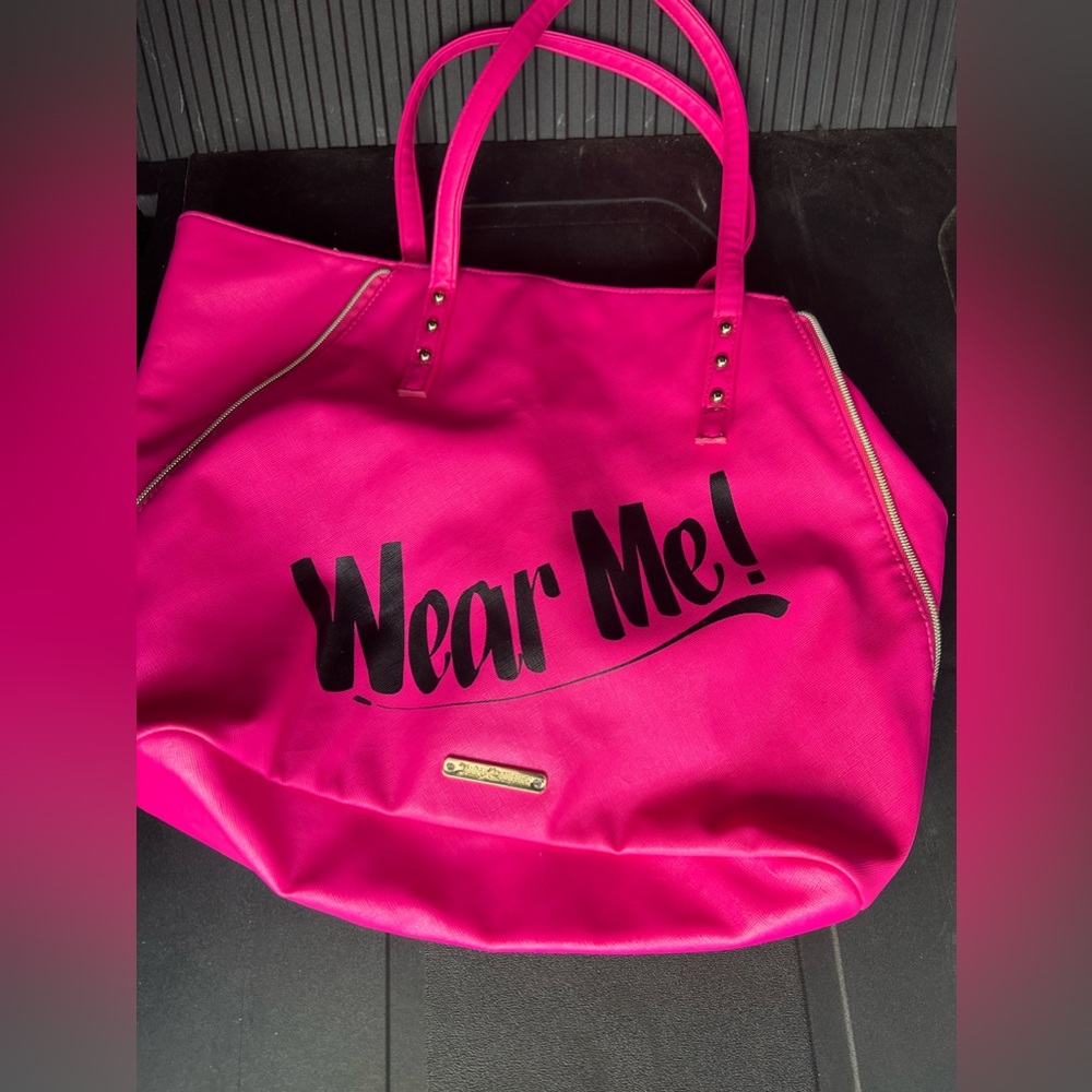 Juicy “wear me” tote, Barbiecore, hardly used if ever!